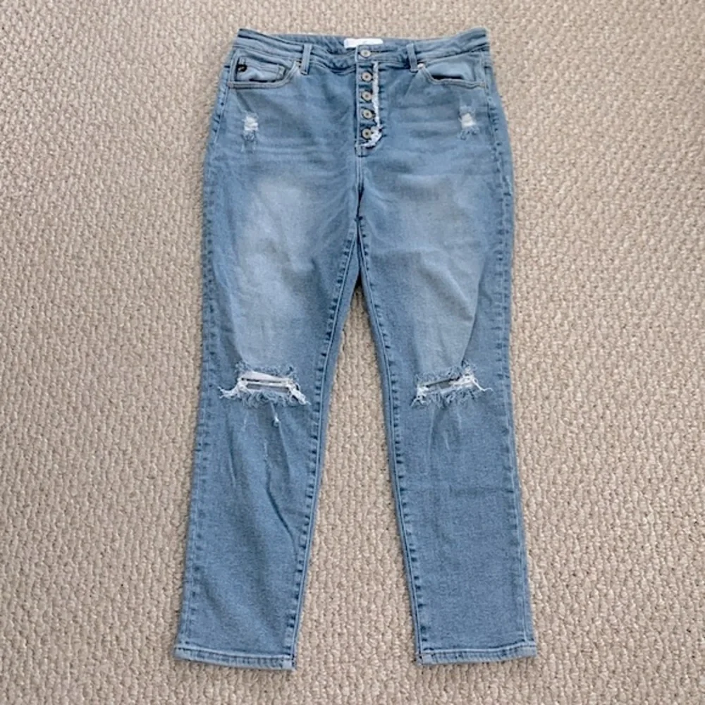 KanCan Tove Ultra High Rise Mom Jean